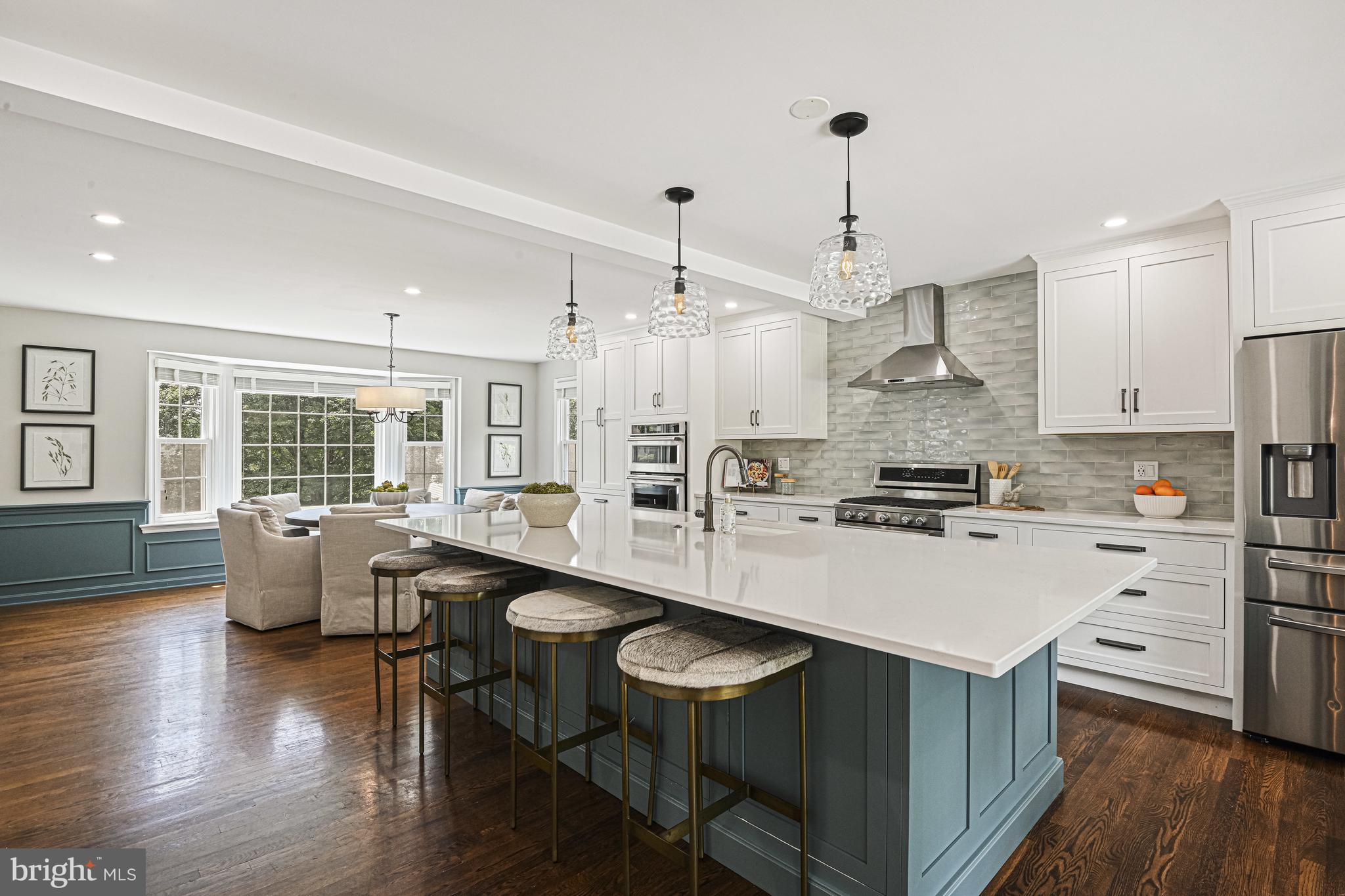 9810 Spring Ridge Ln