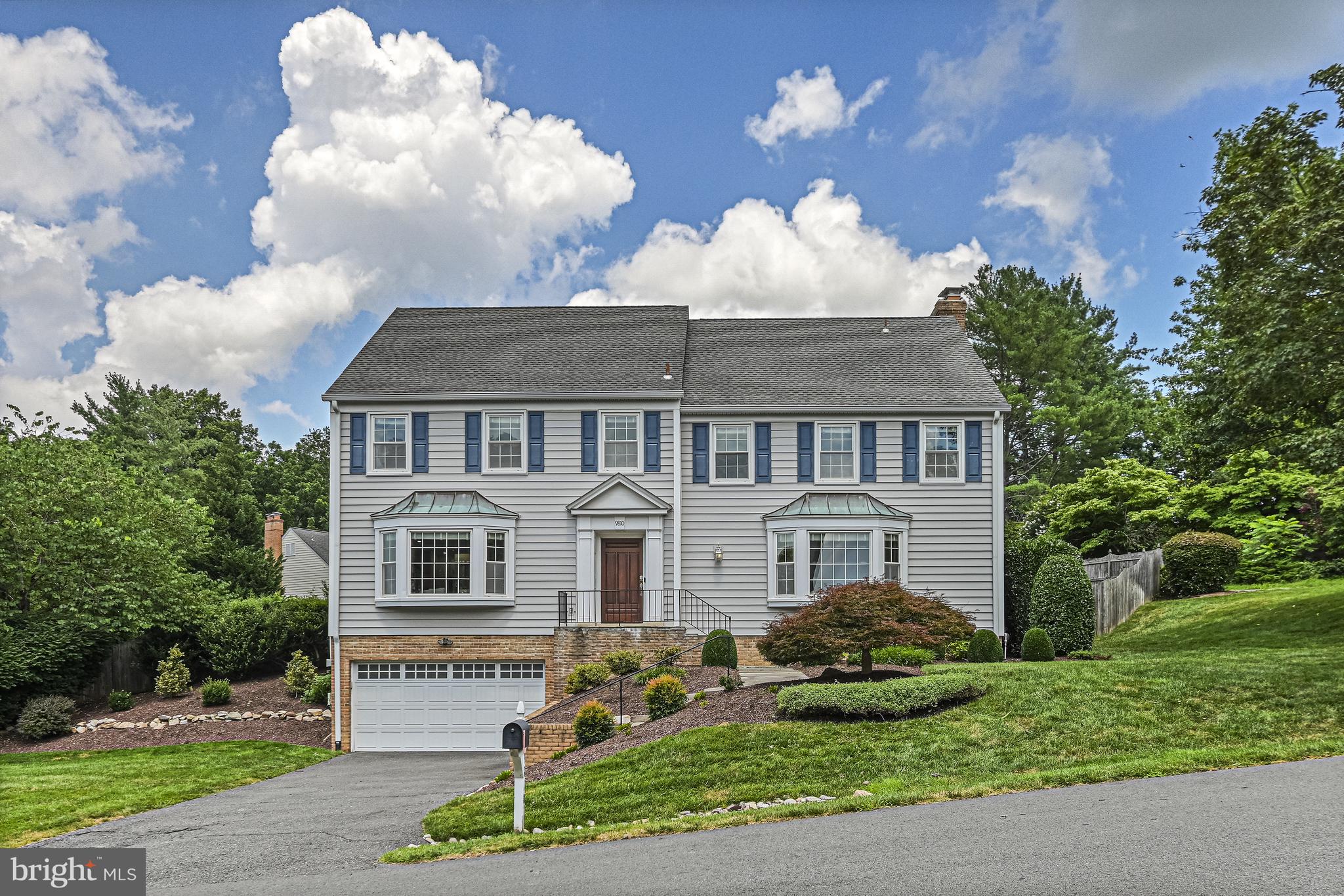 9810 Spring Ridge Ln