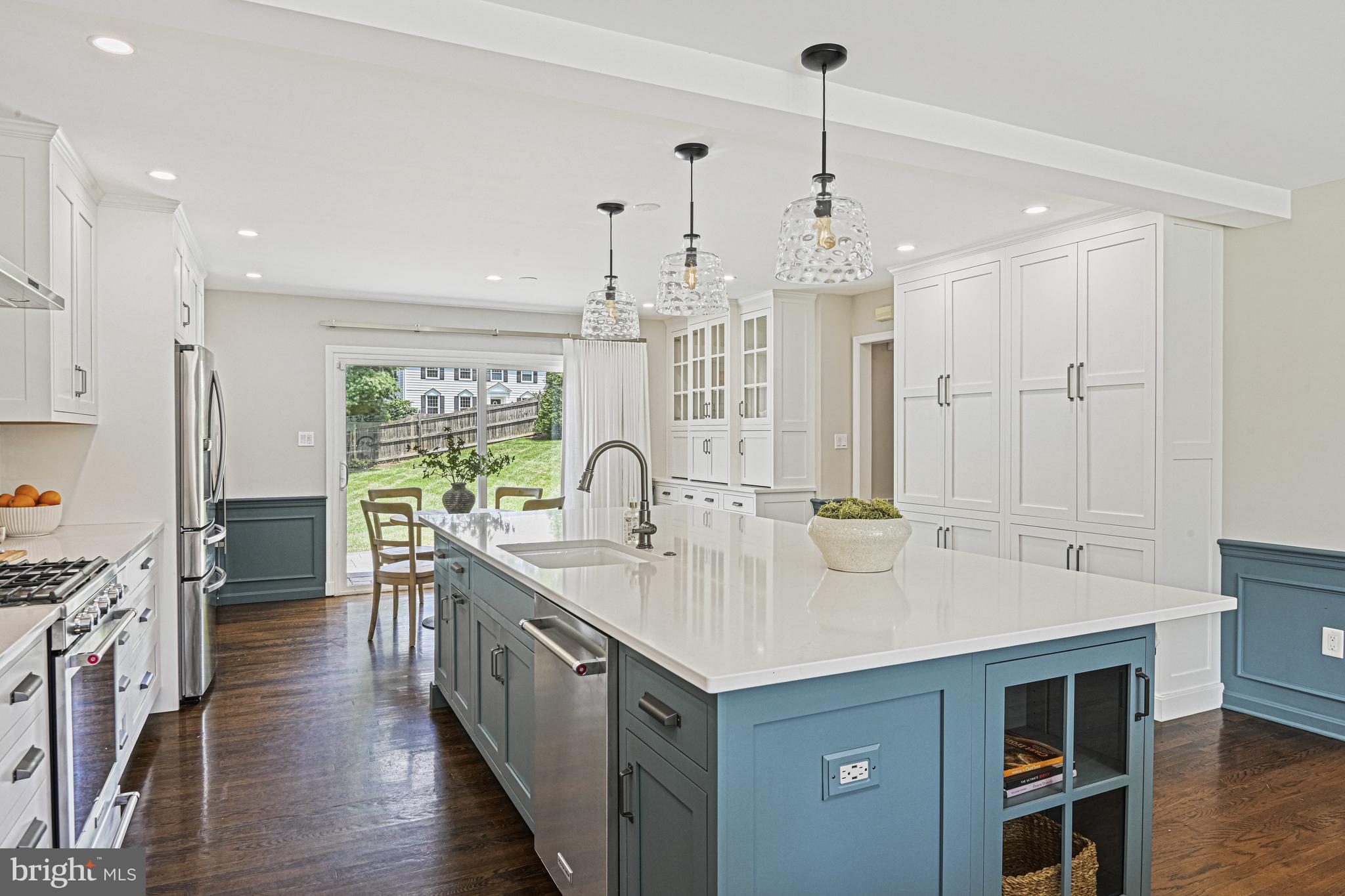 9810 Spring Ridge Ln