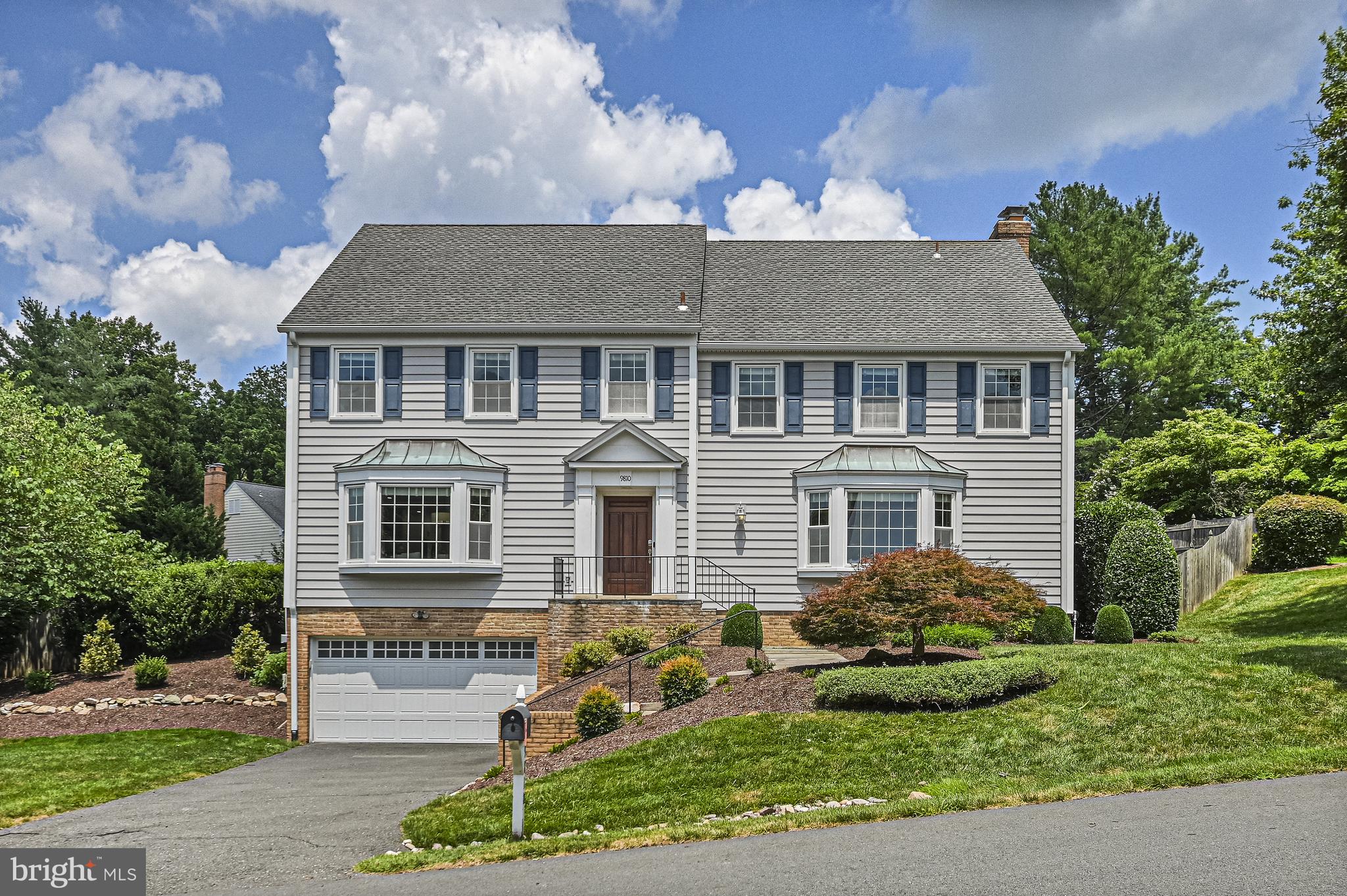 9810 Spring Ridge Ln