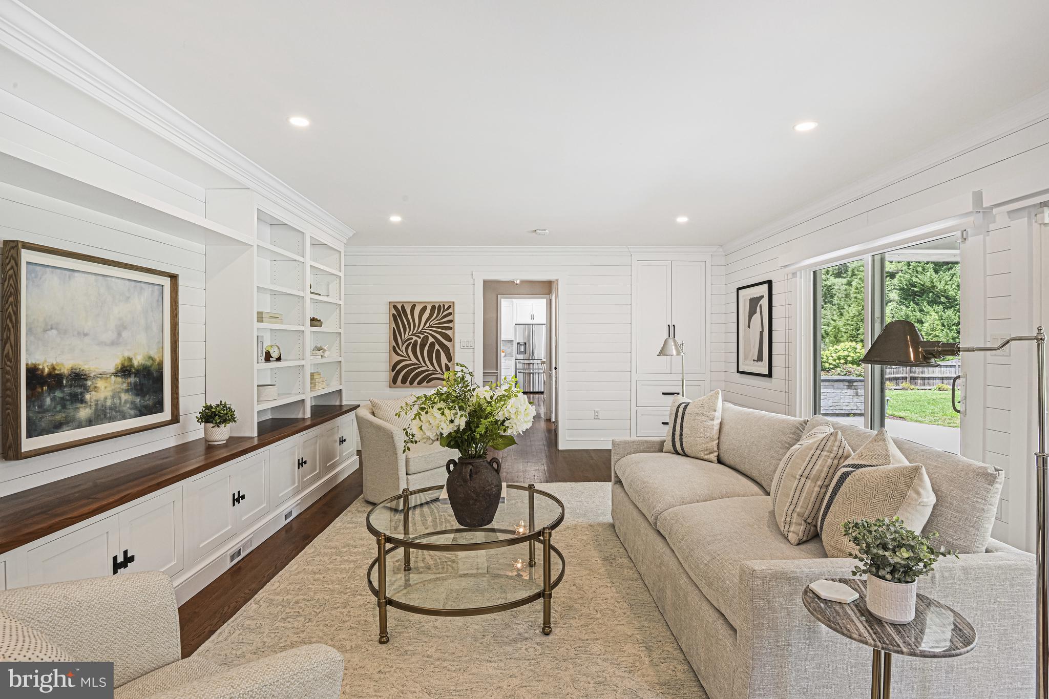 9810 Spring Ridge Ln