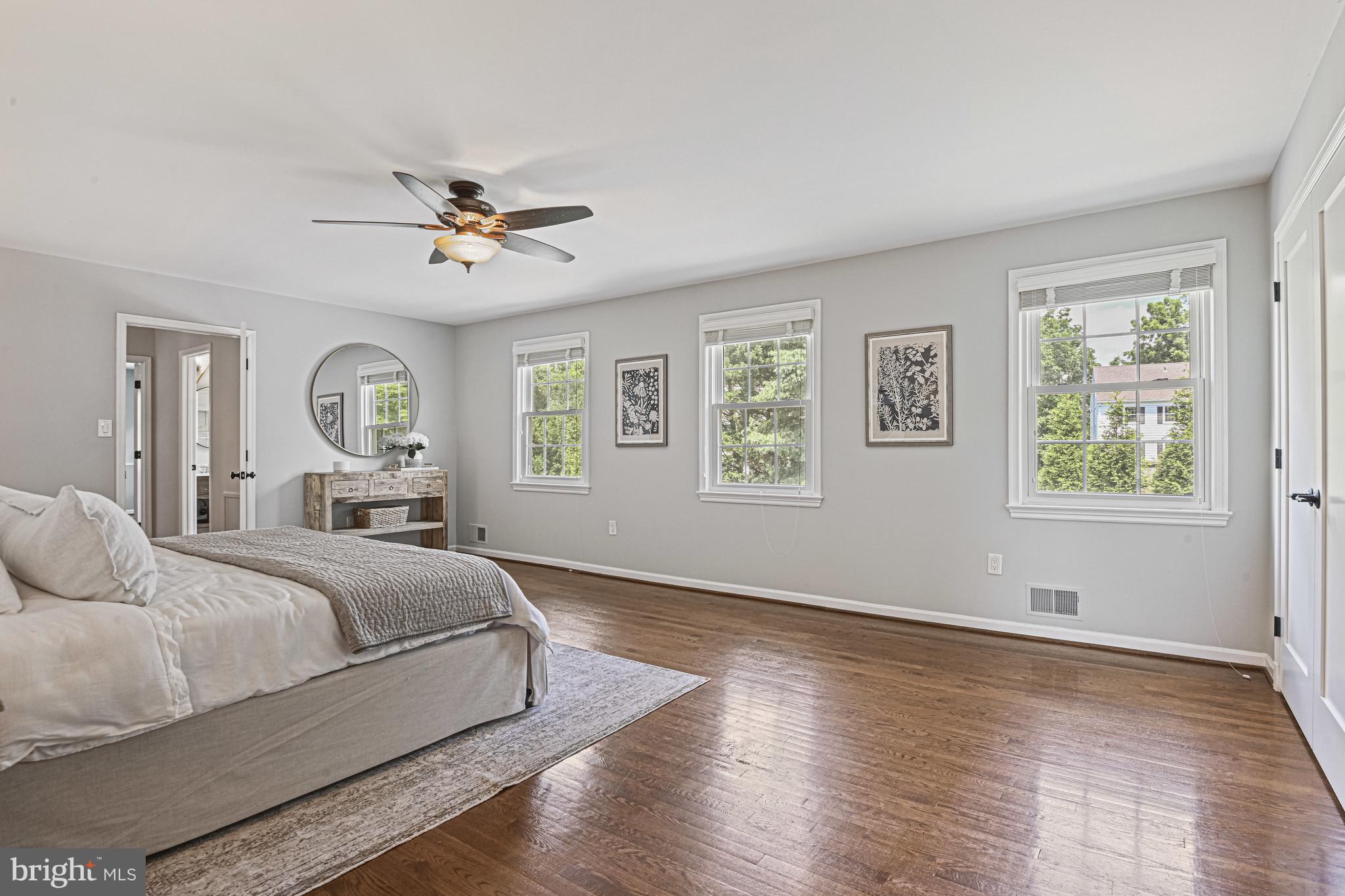 9810 Spring Ridge Ln