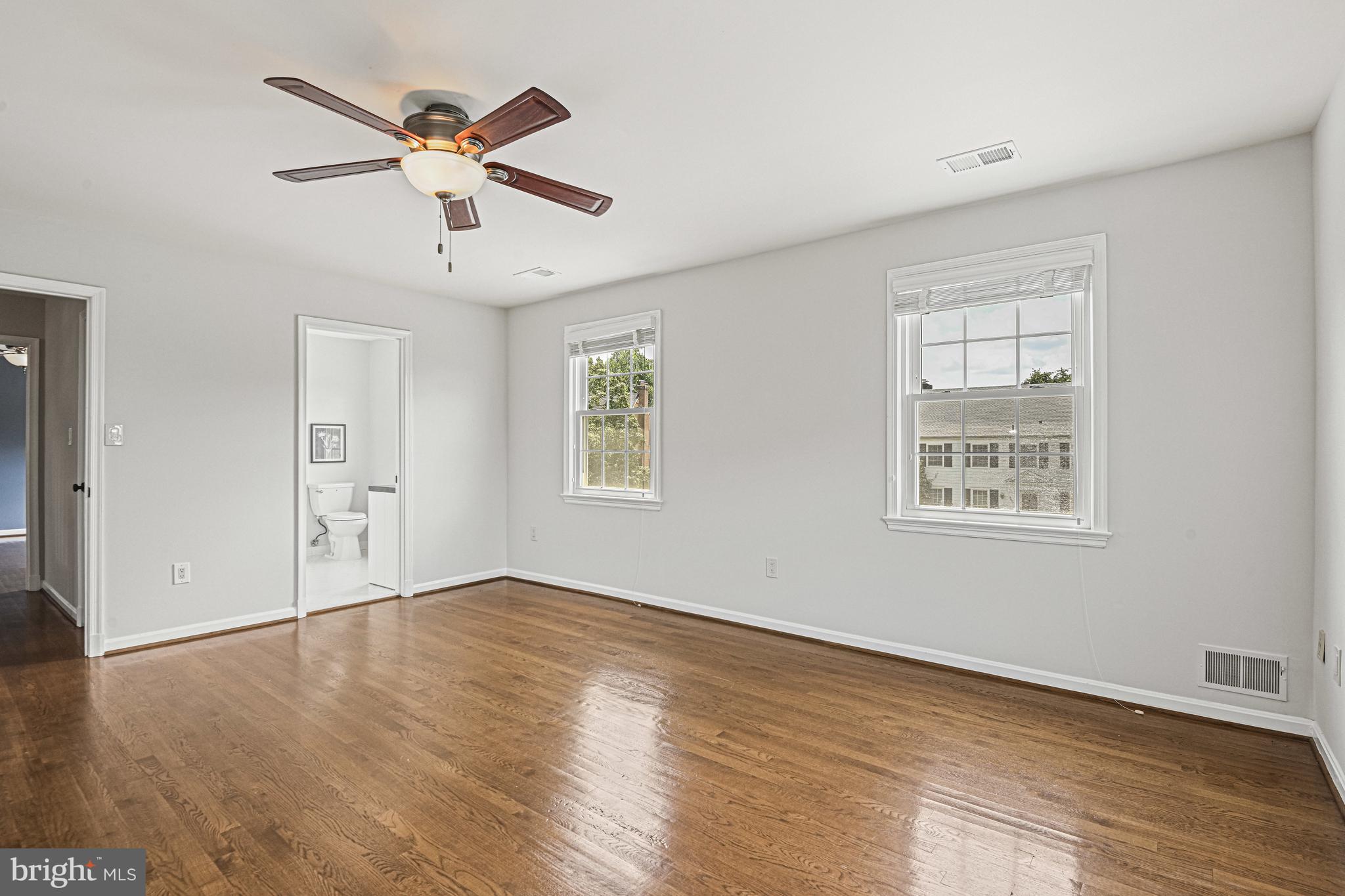 9810 Spring Ridge Ln