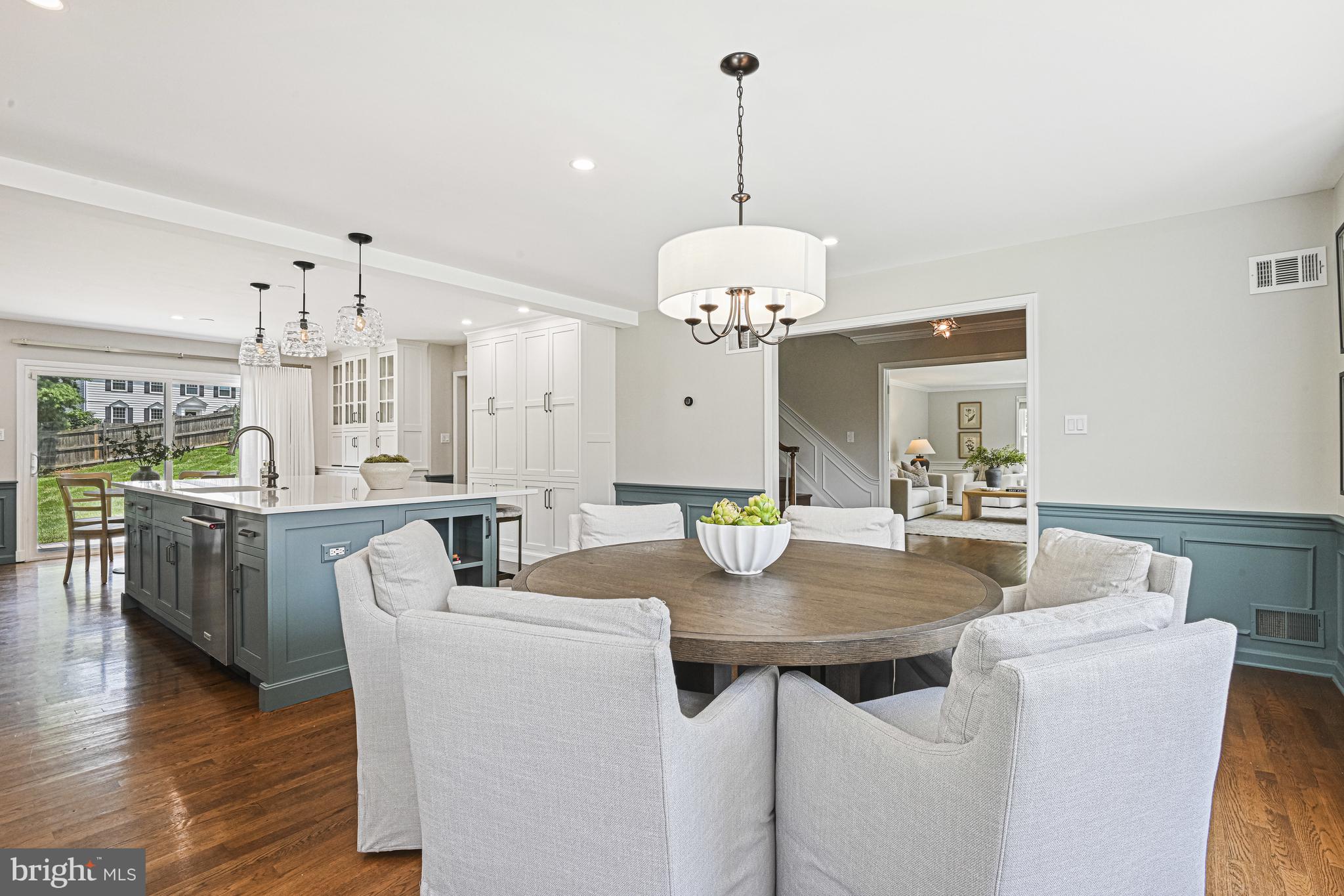 9810 Spring Ridge Ln