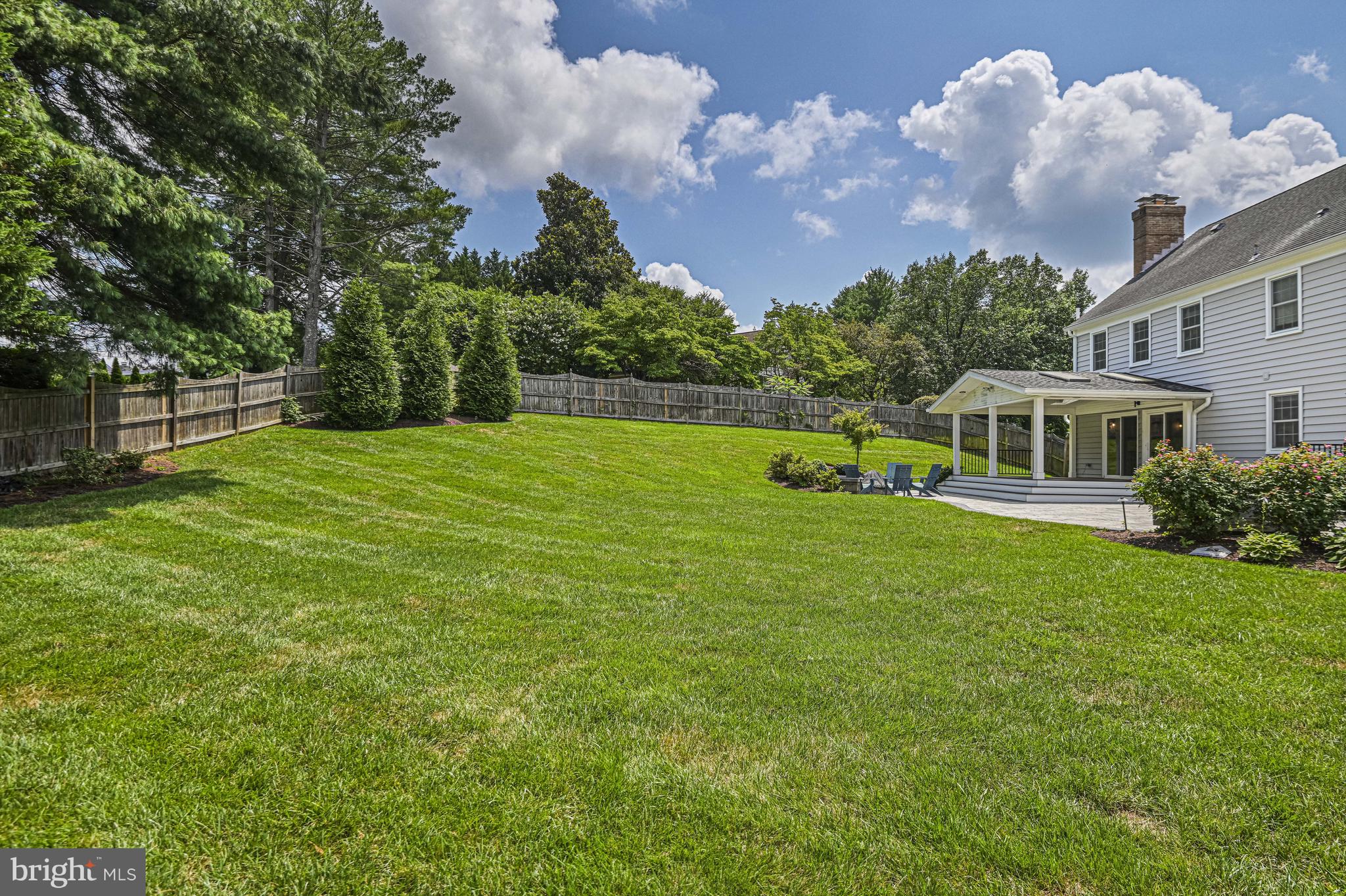 9810 Spring Ridge Ln