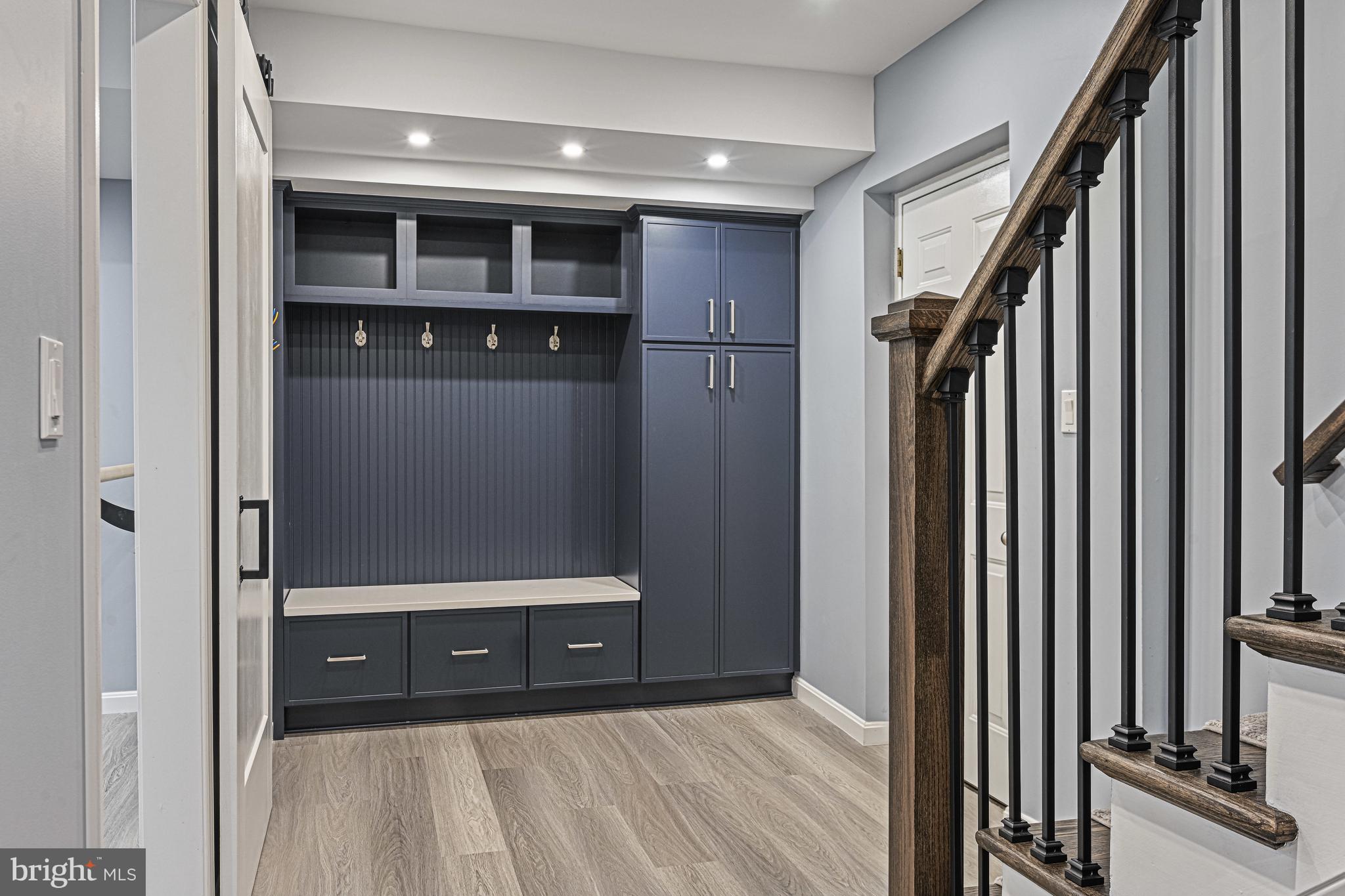 9810 Spring Ridge Ln