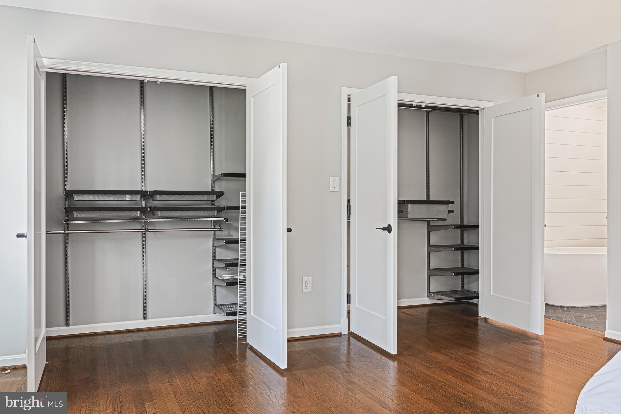 9810 Spring Ridge Ln