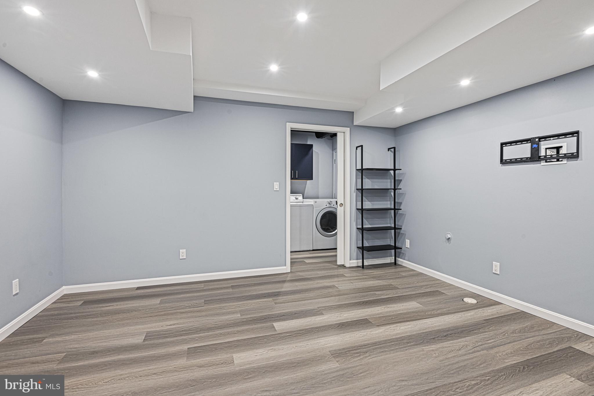 9810 Spring Ridge Ln