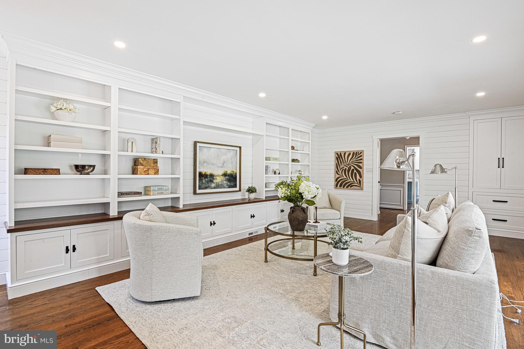 9810 Spring Ridge Ln