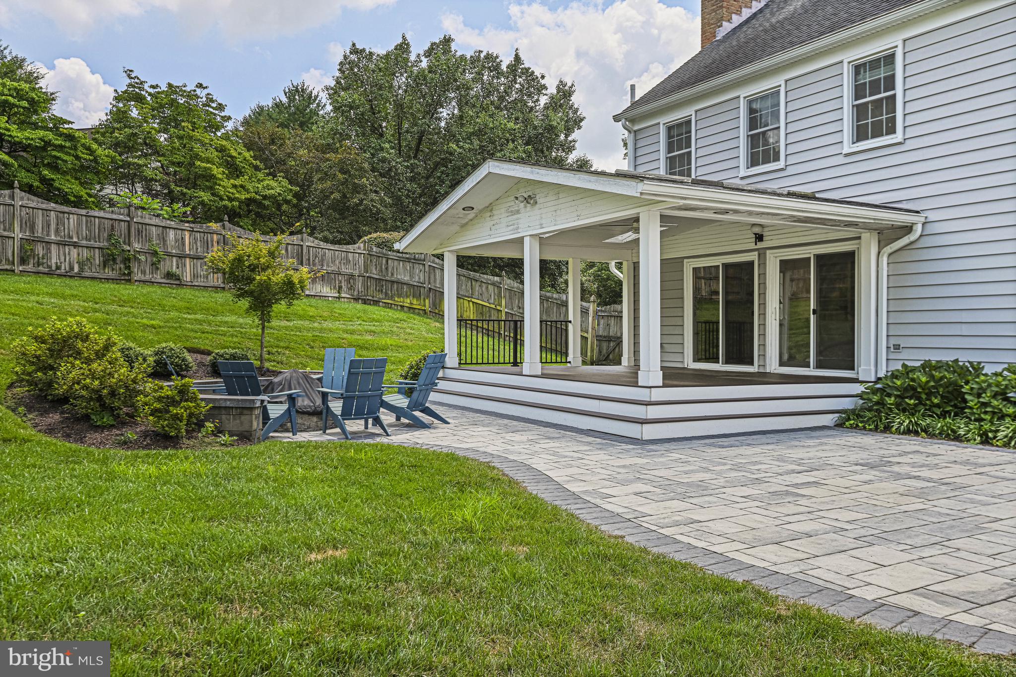 9810 Spring Ridge Ln