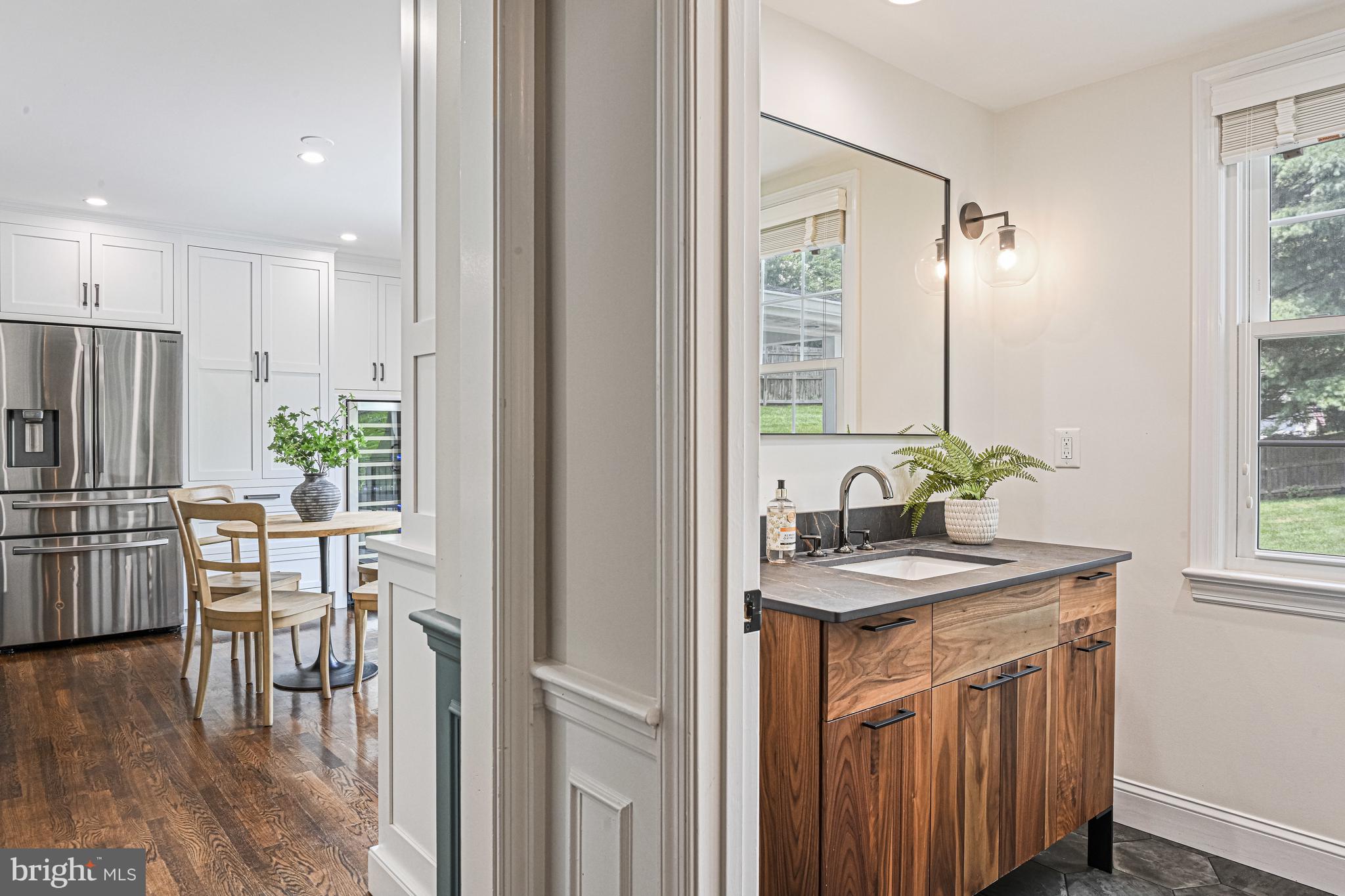 9810 Spring Ridge Ln