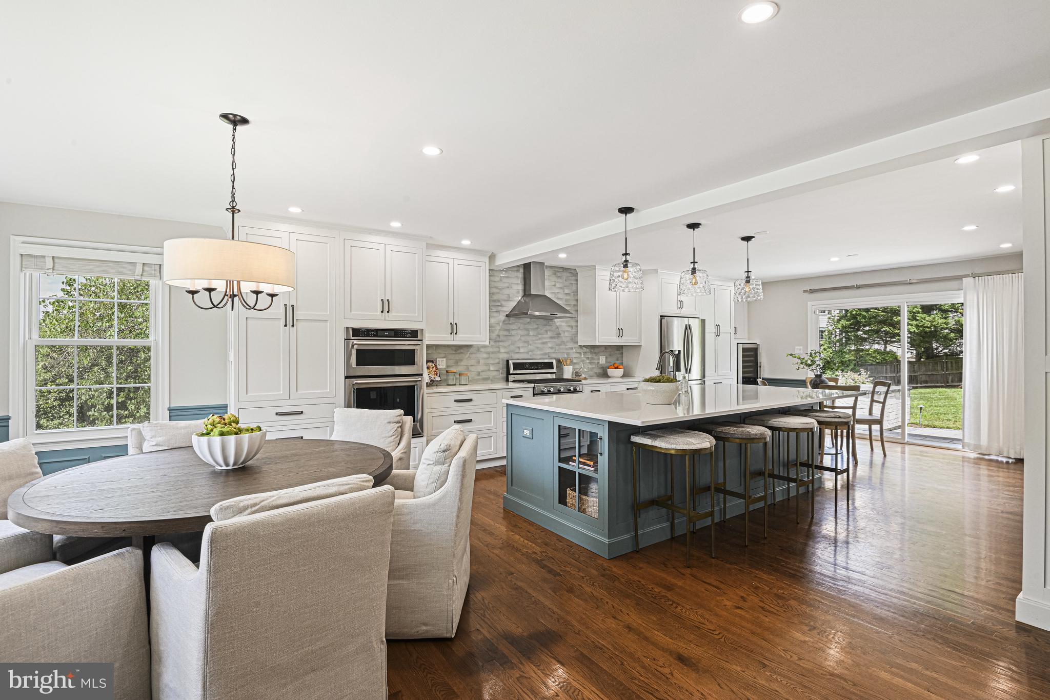 9810 Spring Ridge Ln