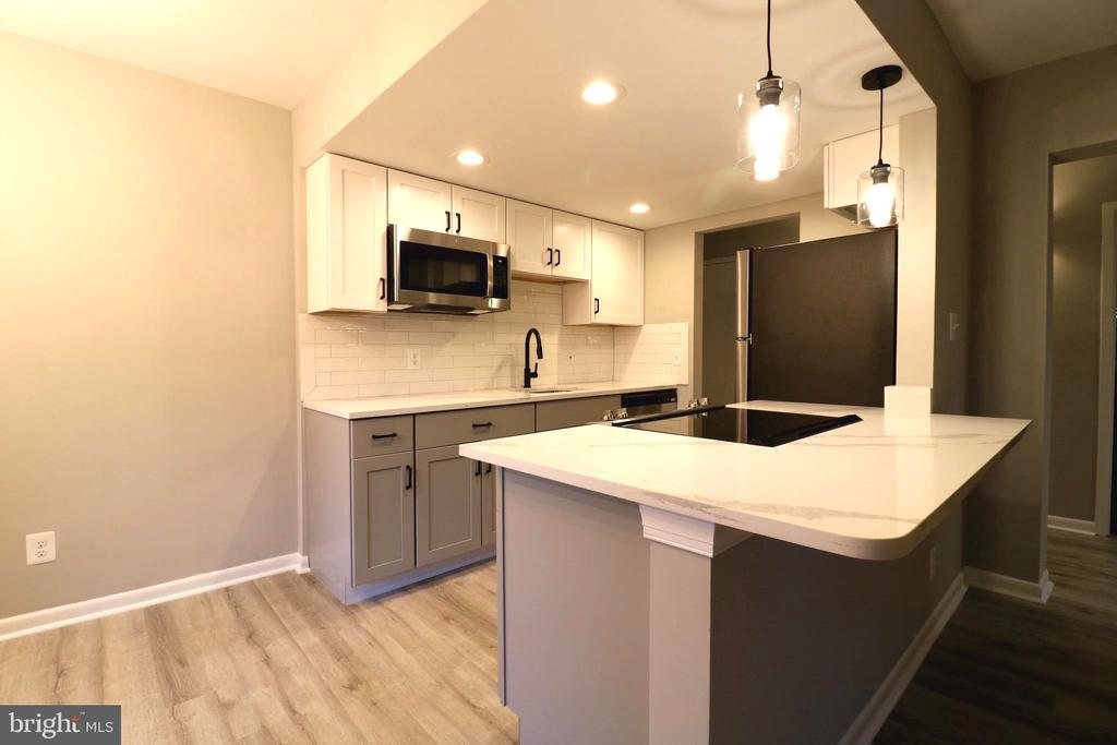 2249 CASTLE ROCK SQUARE 11C