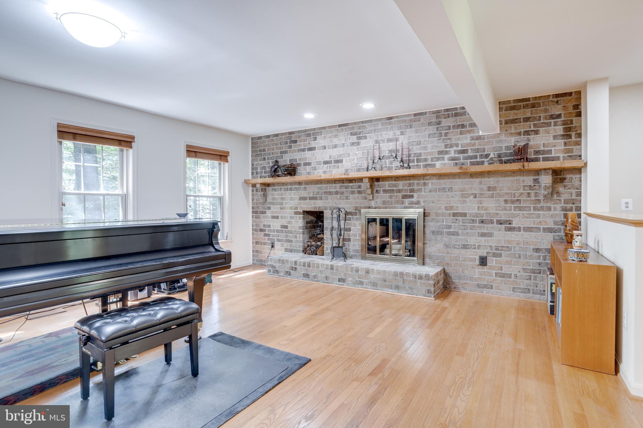 4819 BENTONBROOK DRIVE