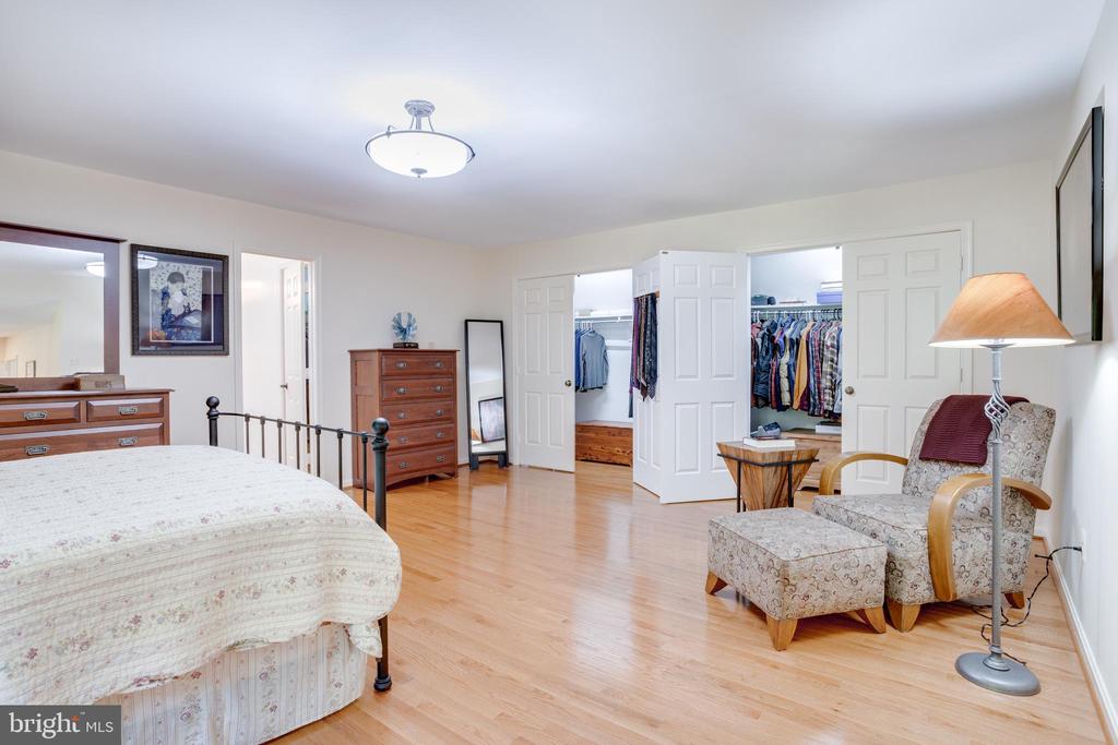4819 BENTONBROOK DRIVE