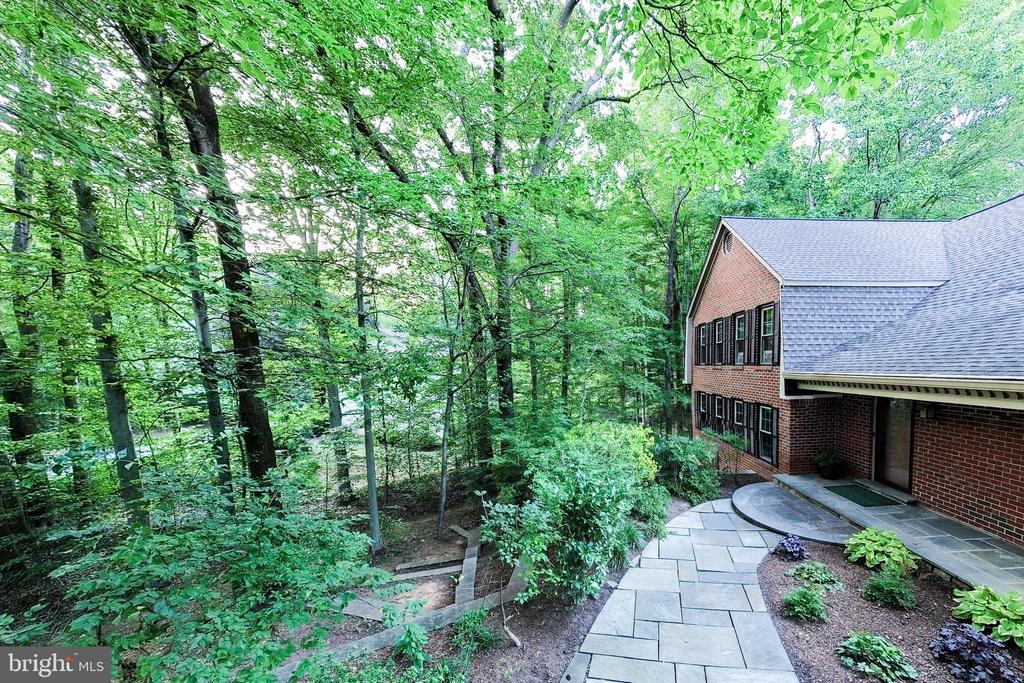 4819 BENTONBROOK DRIVE