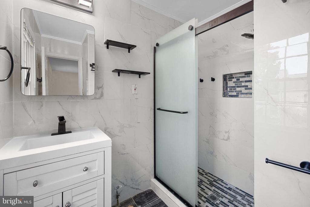 13609 ELLENDALE DR