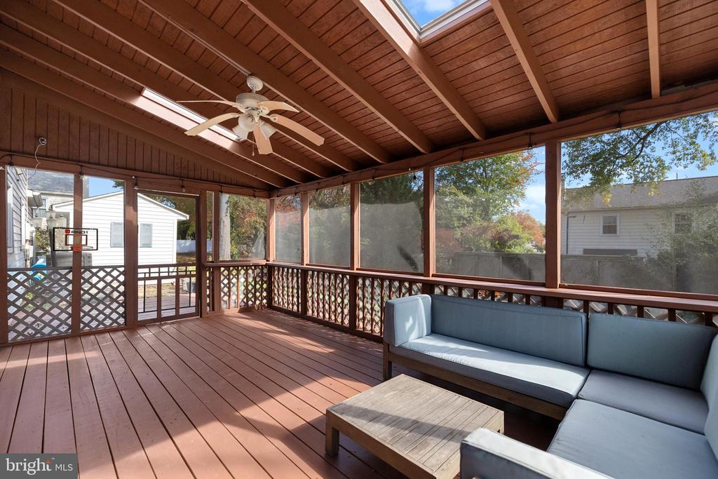 13609 ELLENDALE DR