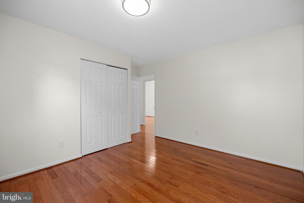 13609 ELLENDALE DR