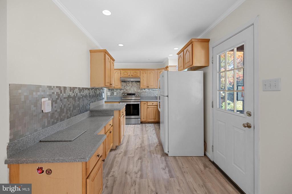 13609 ELLENDALE DR