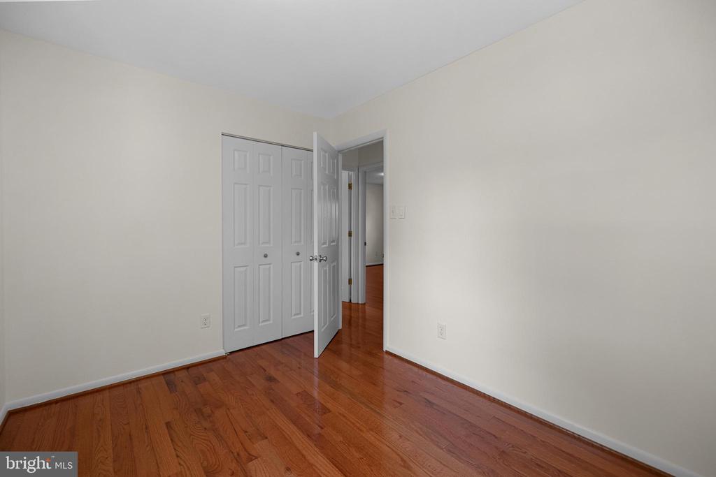 13609 ELLENDALE DR