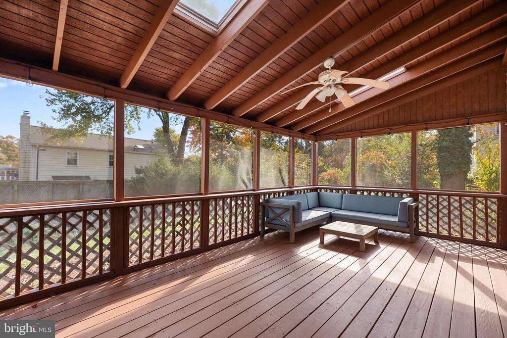 13609 ELLENDALE DR