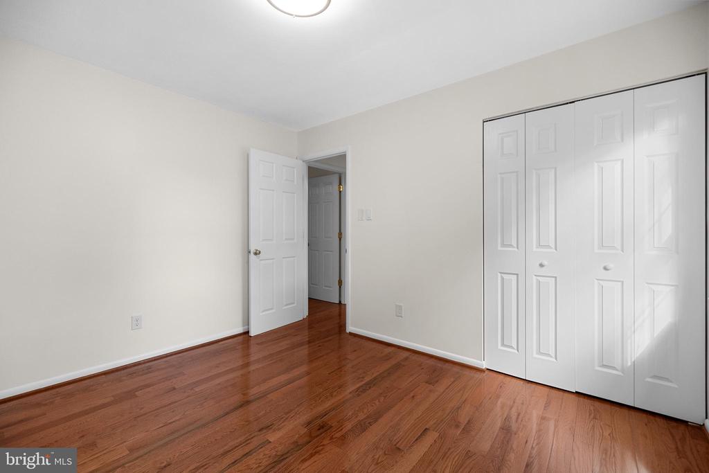 13609 ELLENDALE DR