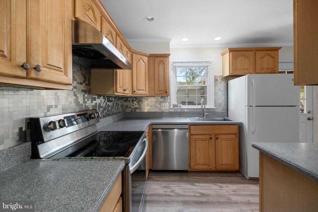 13609 ELLENDALE DR