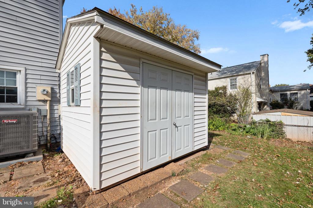 13609 ELLENDALE DR
