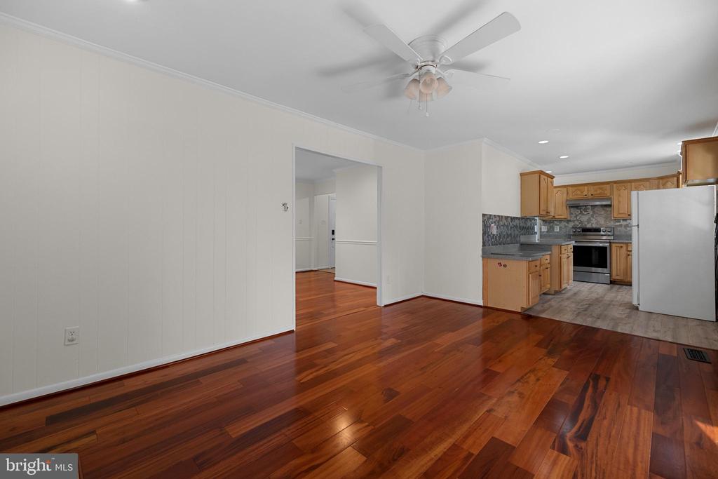 13609 ELLENDALE DR