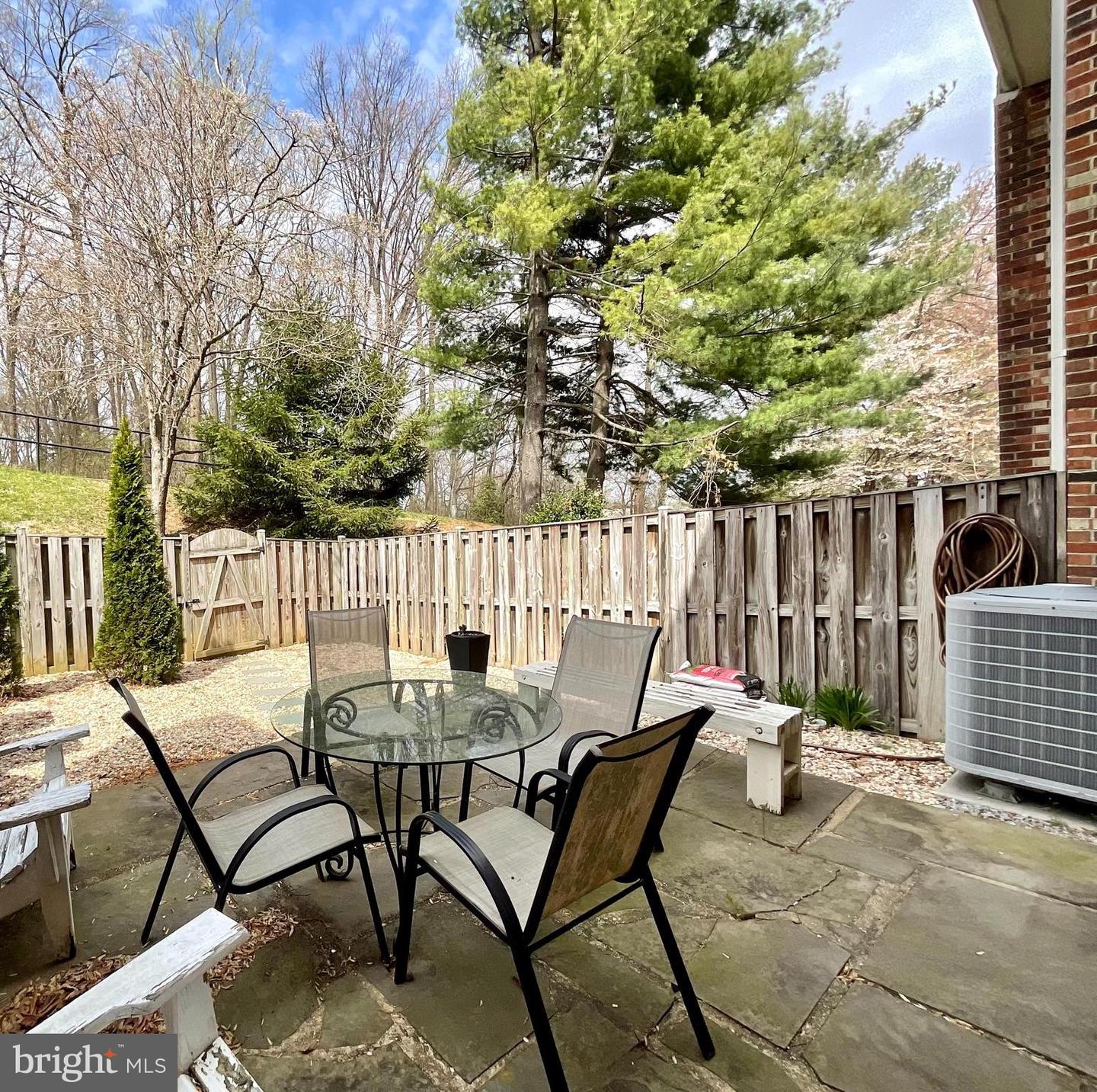 7334 ROCKFORD DR