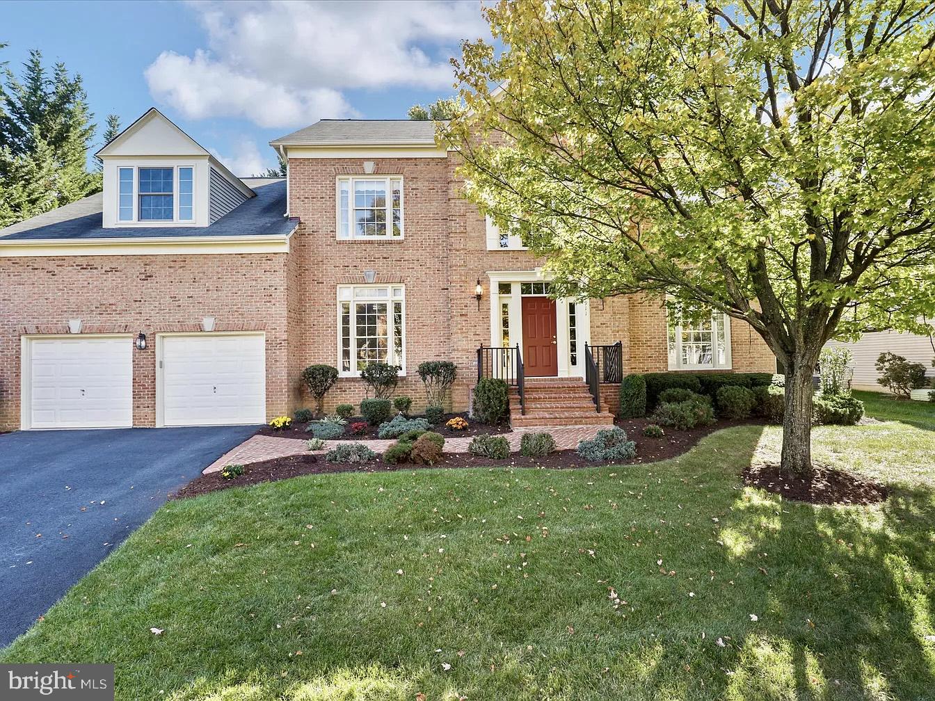 1911 KENTSDALE LN