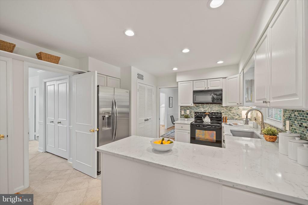 8604 Pilgrim Ct