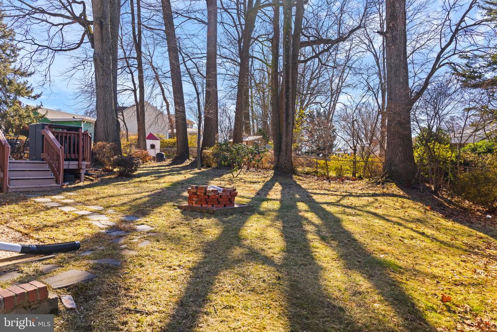 7011 MURRAY LANE