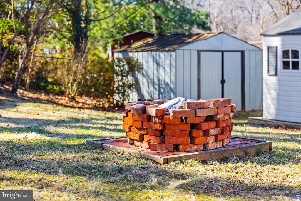 7011 MURRAY LANE