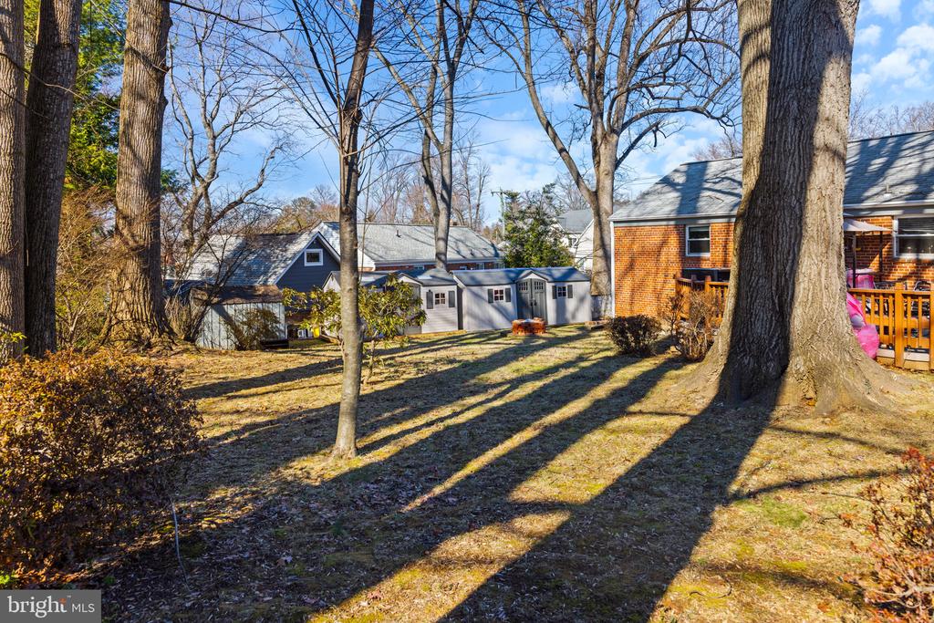 7011 MURRAY LANE