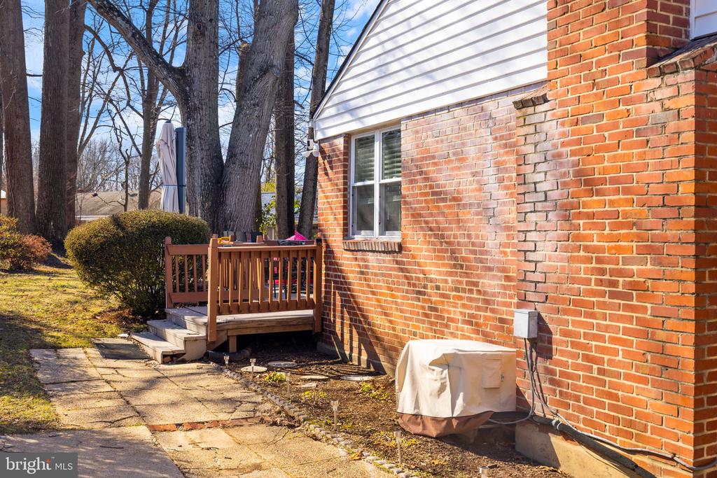 7011 MURRAY LANE
