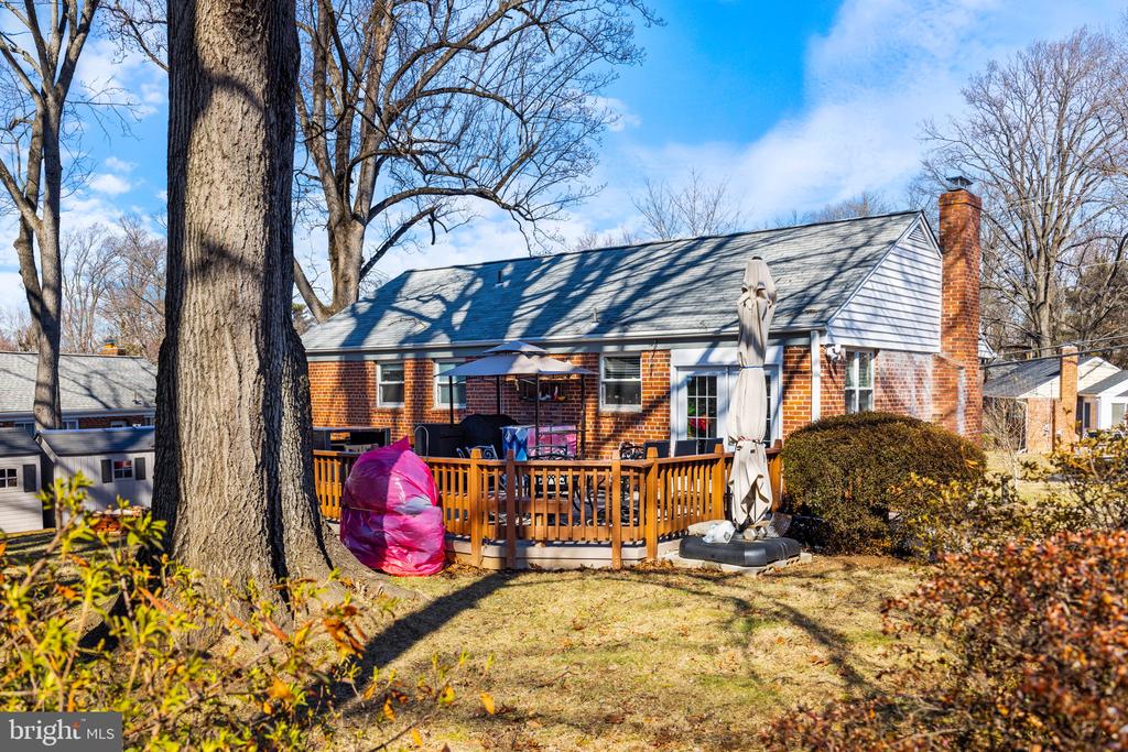 7011 MURRAY LANE