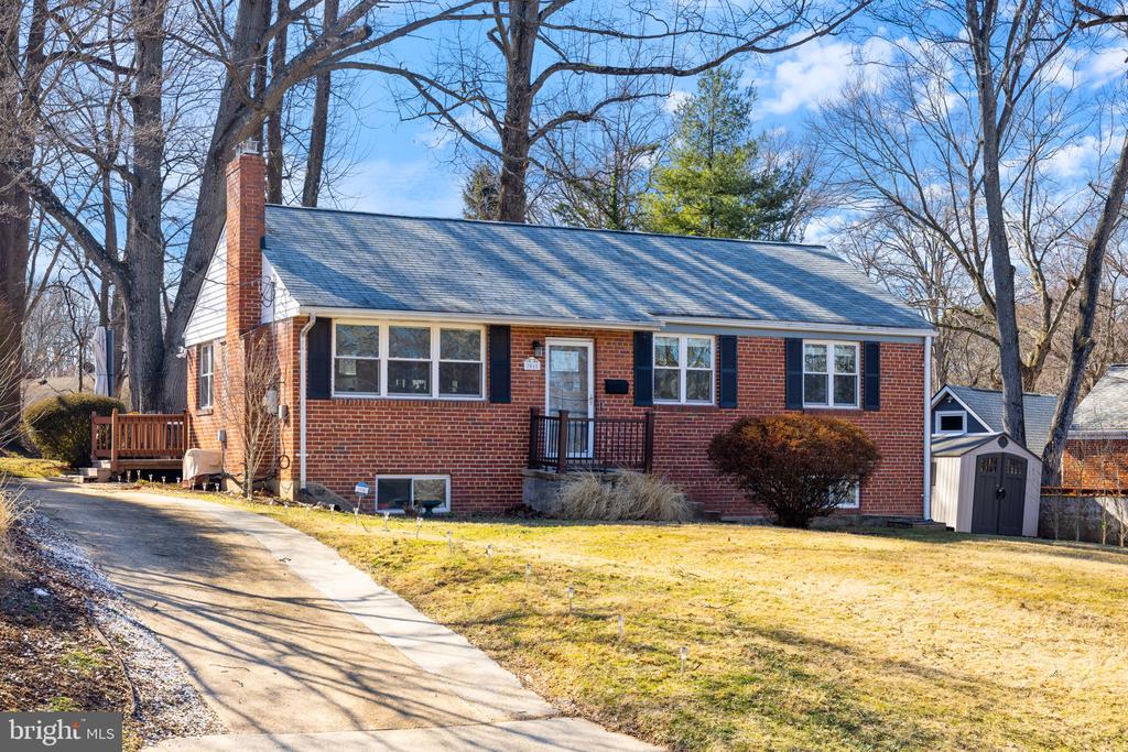 7011 MURRAY LANE