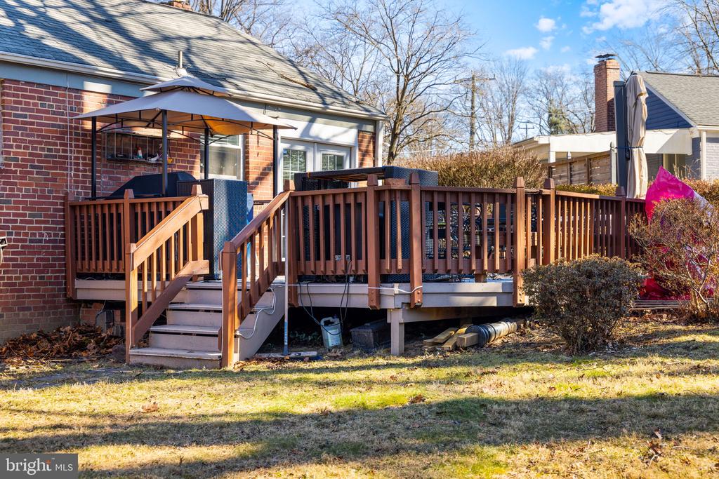 7011 MURRAY LANE