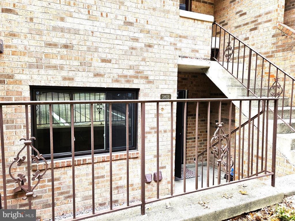 3861 STEPPES COURT B 3861B