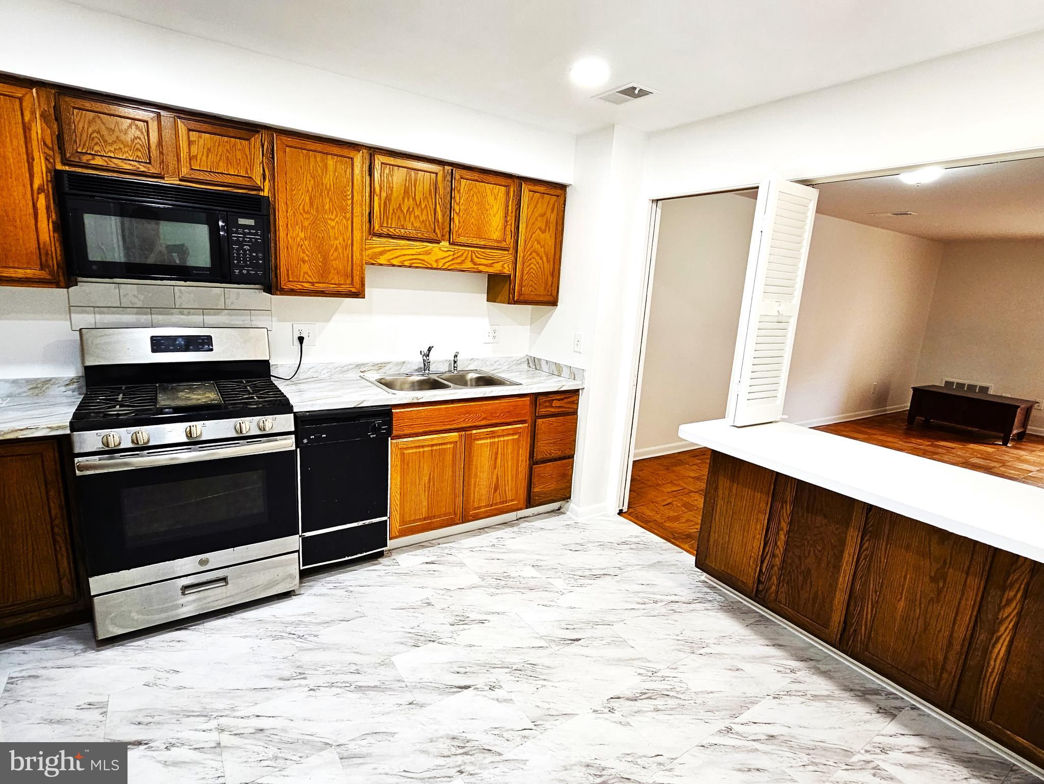 3861 STEPPES COURT B 3861B