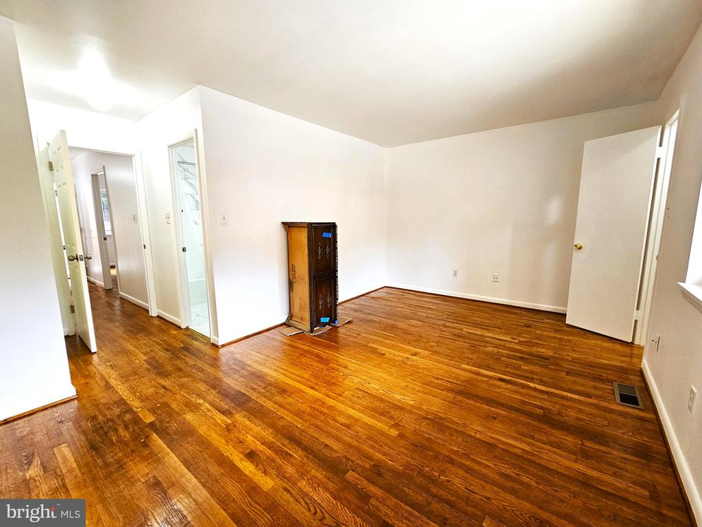 3861 STEPPES COURT B 3861B