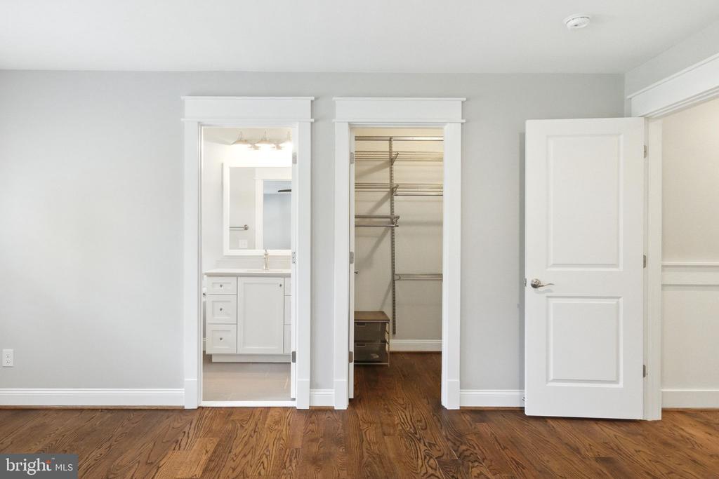 8617 DIXIE PLACE