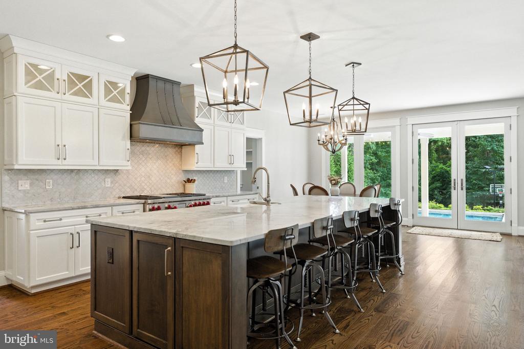 8617 DIXIE PLACE