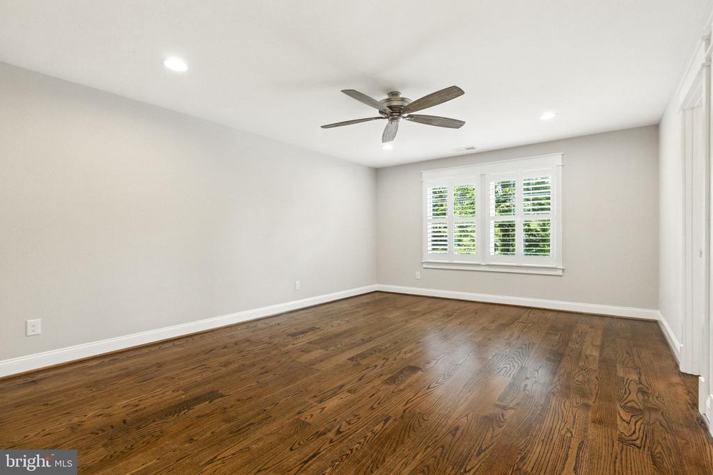 8617 DIXIE PLACE