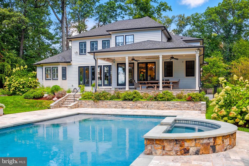 8617 DIXIE PLACE