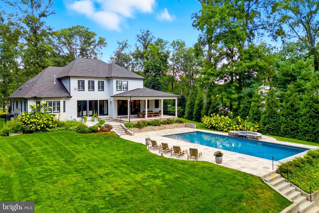 8617 DIXIE PLACE