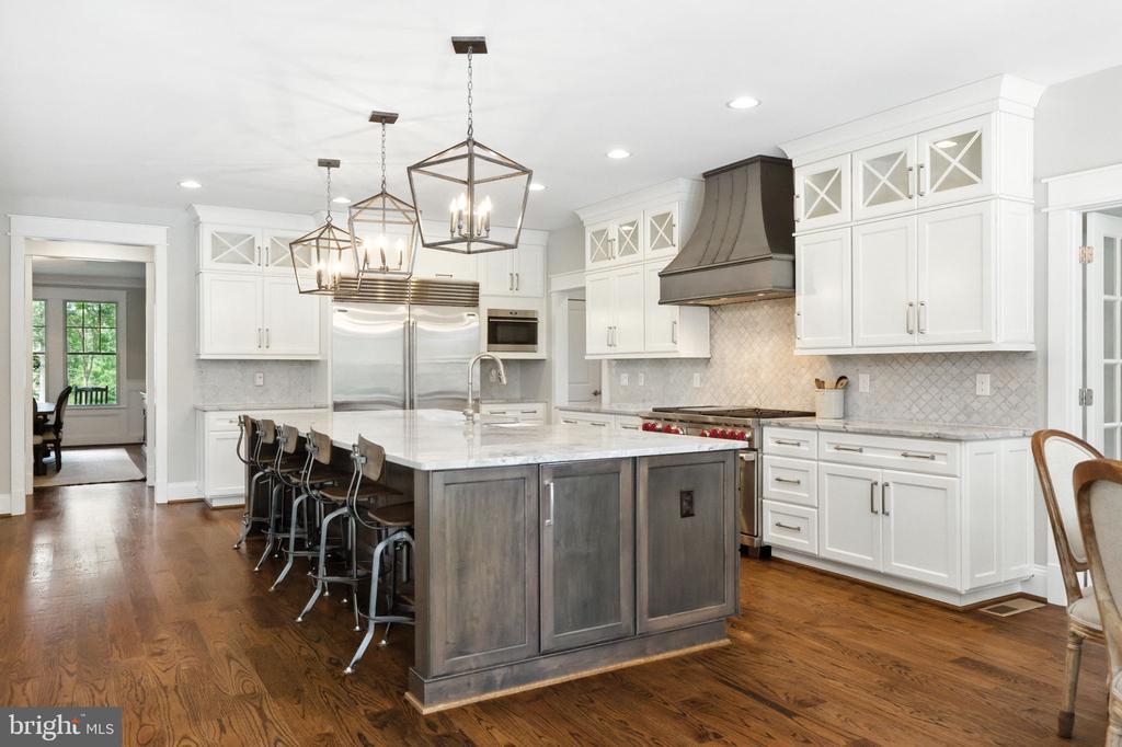 8617 DIXIE PLACE
