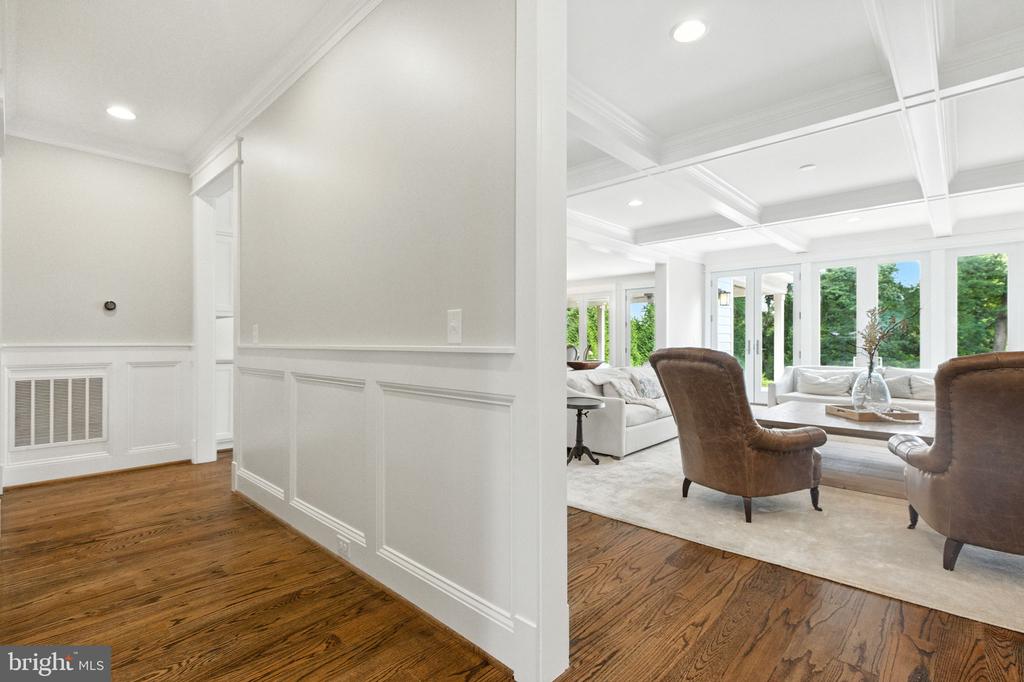 8617 DIXIE PLACE